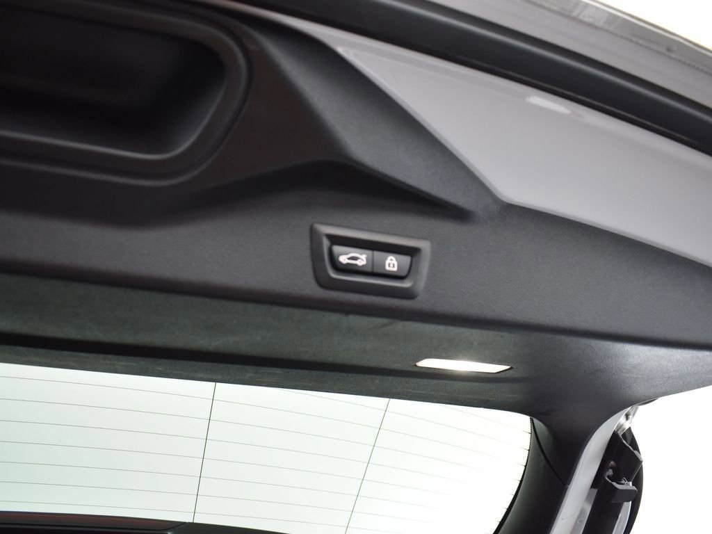 Used 2022 BMW X5 sDrive40i w/ Premium Package RWD image 27