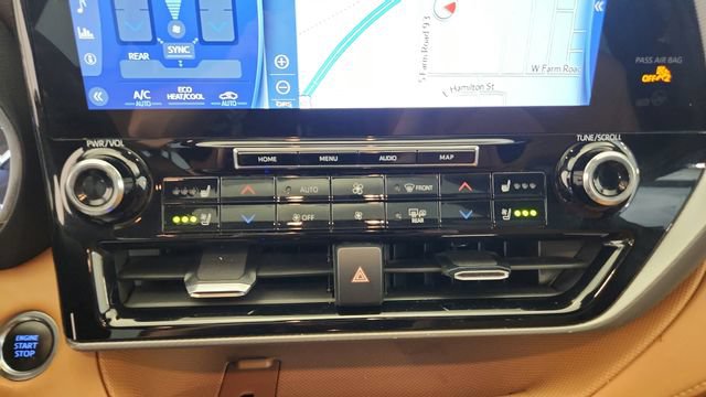Used 2021 Toyota Highlander Platinum AWD/4WD image 19