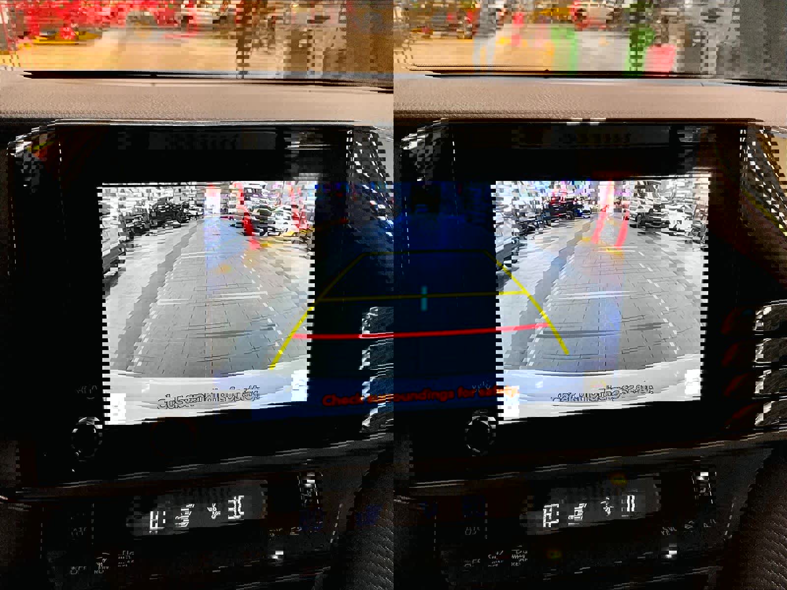 Used 2025 Toyota Camry SE image 19