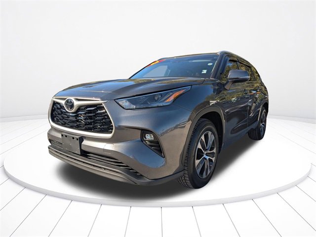 Used 2022 Toyota Highlander XLE image 7
