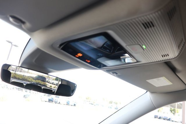 Used 2025 Volkswagen Atlas SE image 26