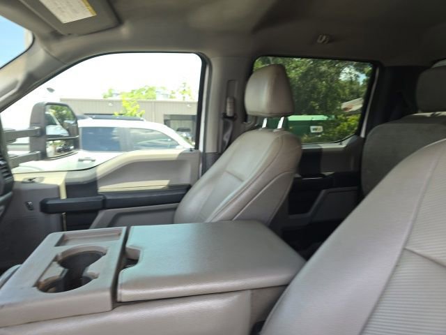 Used 2022 Ford F550 4x4 Crew Cab Super Duty w/ Power Equipment Group image 18