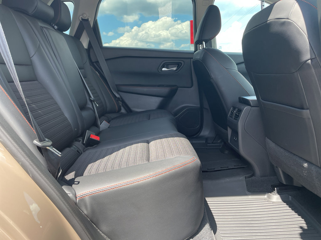 Certified 2025 Nissan Rogue SV image 24