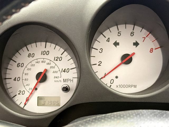 Used 2002 Toyota MR2 RWD image 11