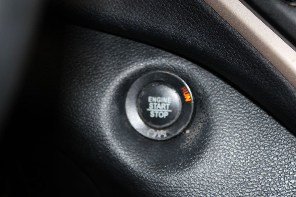 Used 2018 Jeep Cherokee Limited image 24