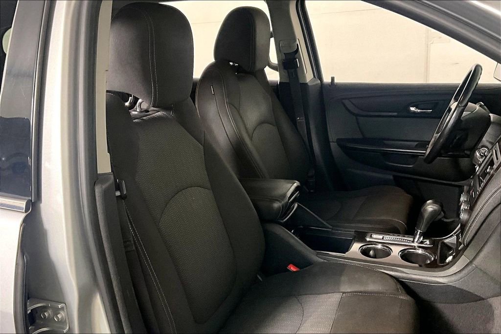 Used 2017 Chevrolet Traverse LT image 7