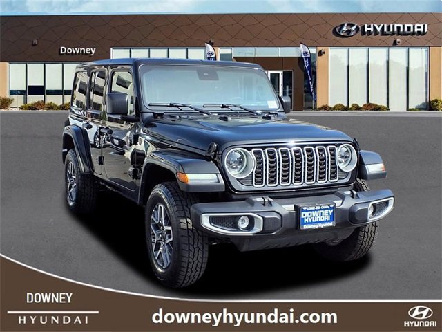 Used 2025 Jeep Wrangler Sahara image 3