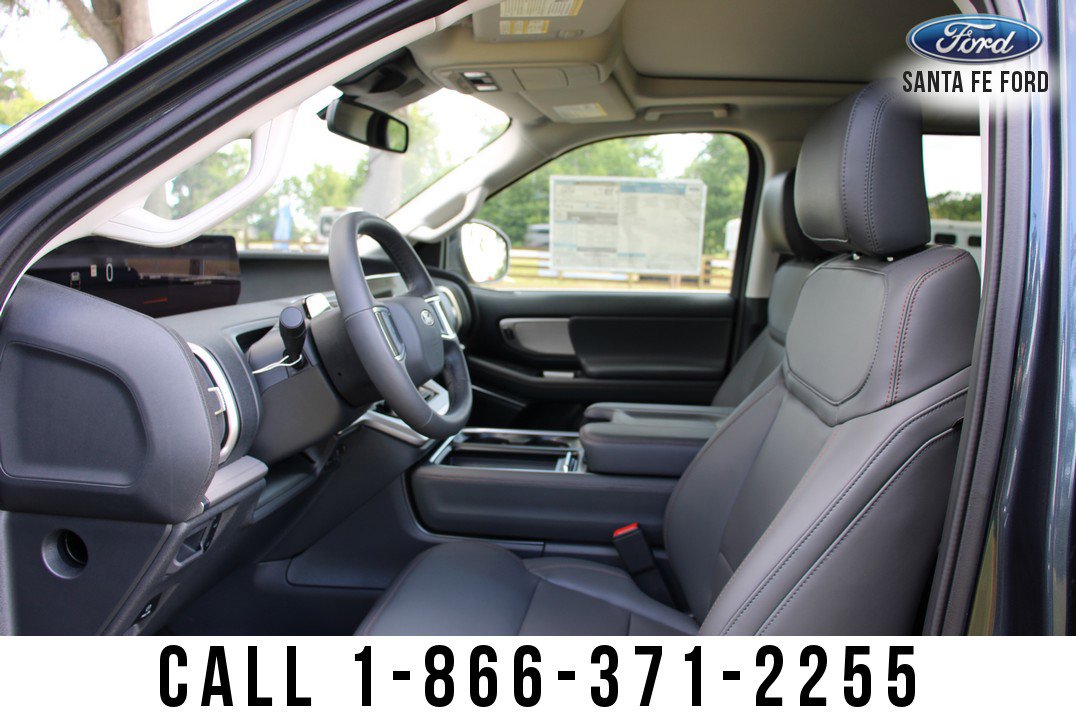 New 2025 Ford Expedition Active image 23