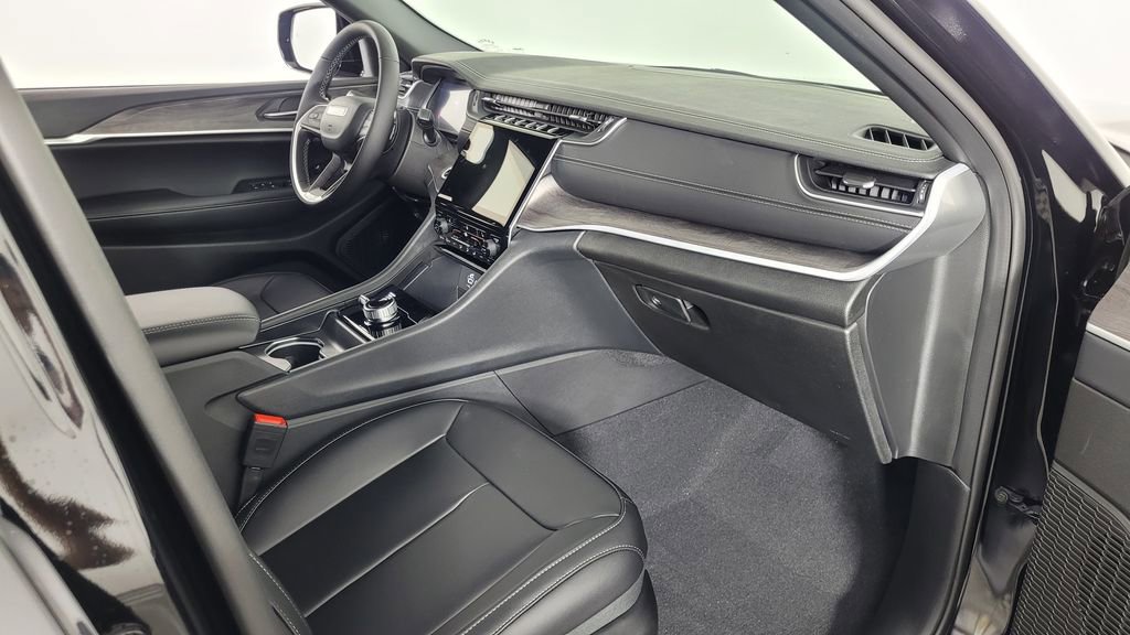 New 2025 Jeep Grand Cherokee Limited image 34