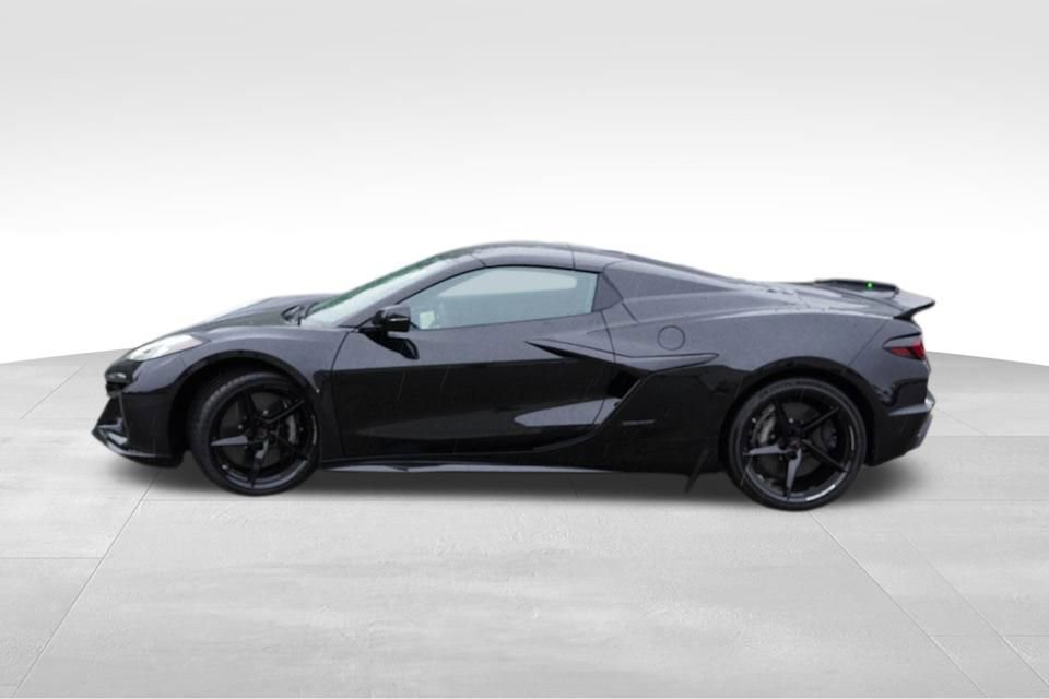 New 2025 Chevrolet Corvette E-Ray w/ LPO, Roadside Safety Package image 10
