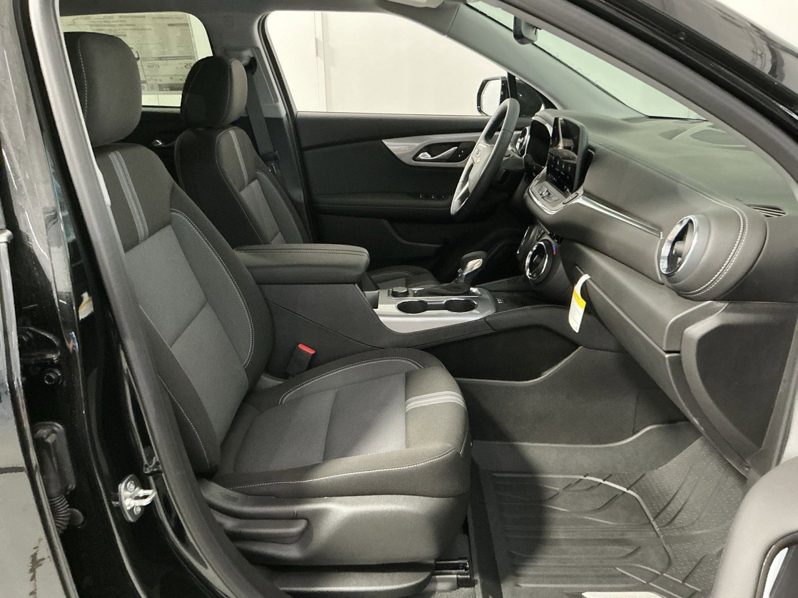 New 2026 Chevrolet Blazer LT image 33