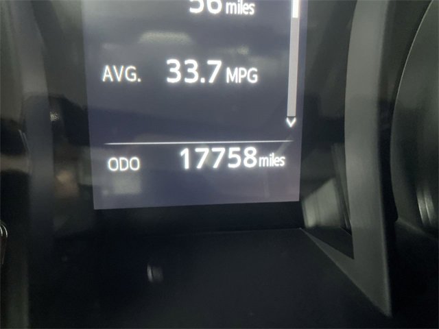 Used 2023 Toyota Camry SE image 12