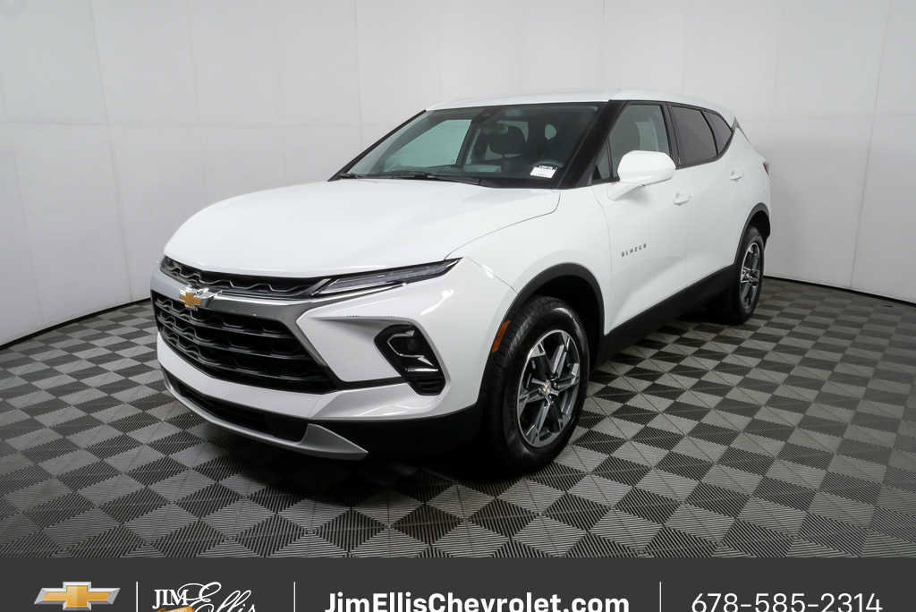 Certified 2025 Chevrolet Blazer LT image 1