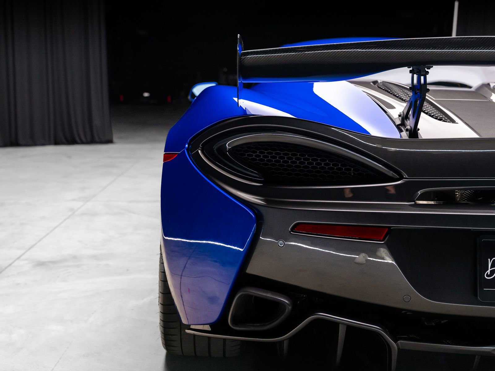 Used 2017 McLaren 570S Coupe RWD image 35