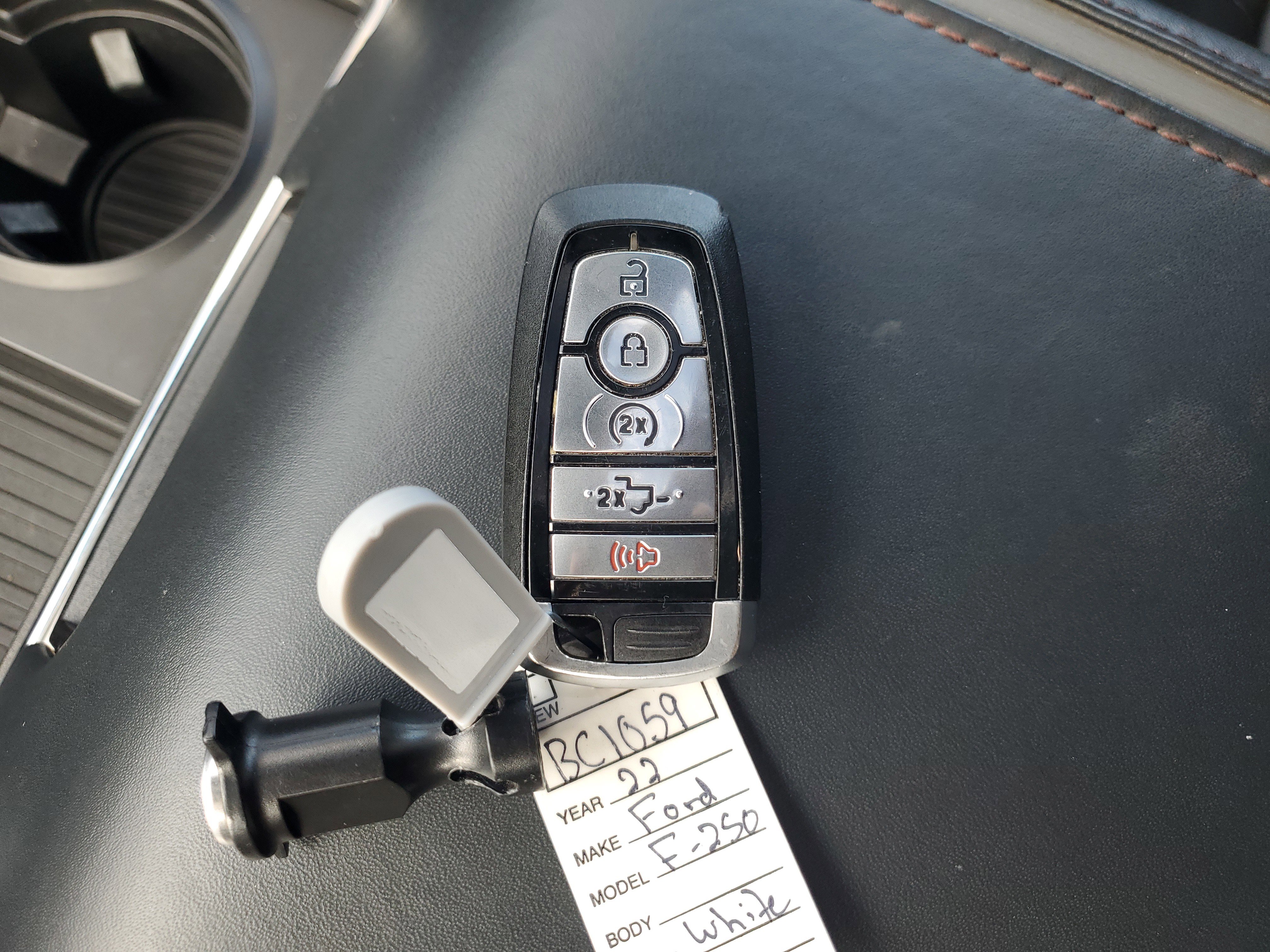 Used 2022 Ford F250 Platinum w/ Tremor Off-Road Package image 29