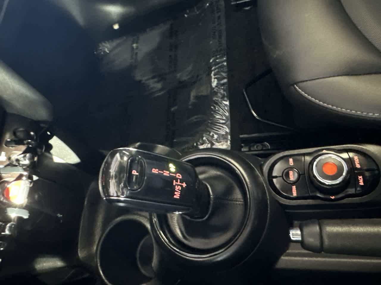 Used 2022 MINI Cooper 4-Door Hardtop FWD image 21