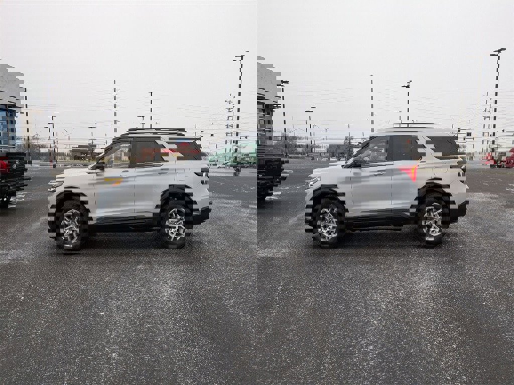 New 2026 Ford Explorer Active image 32