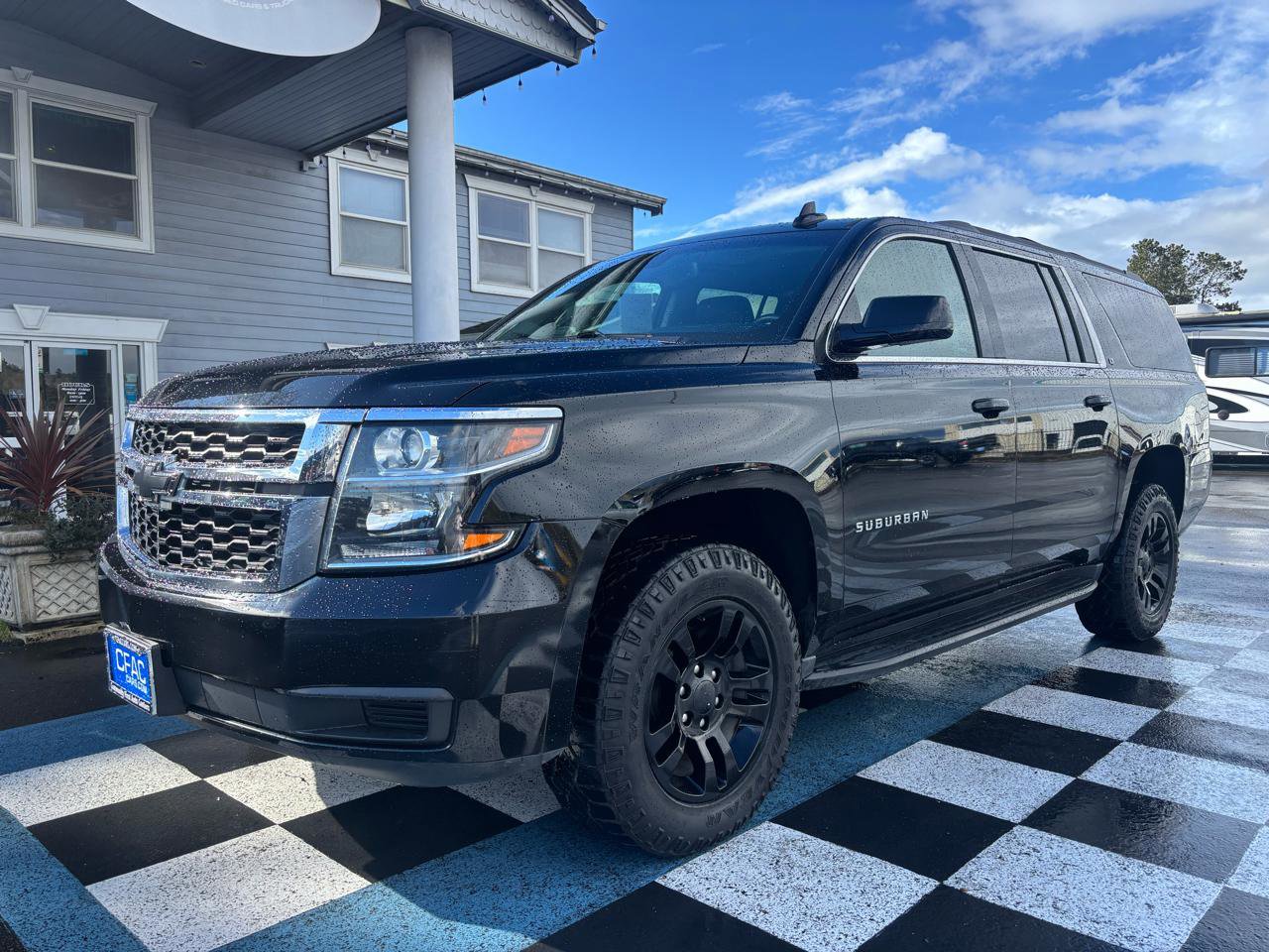 Used 2019 Chevrolet Suburban LT AWD/4WD image 2