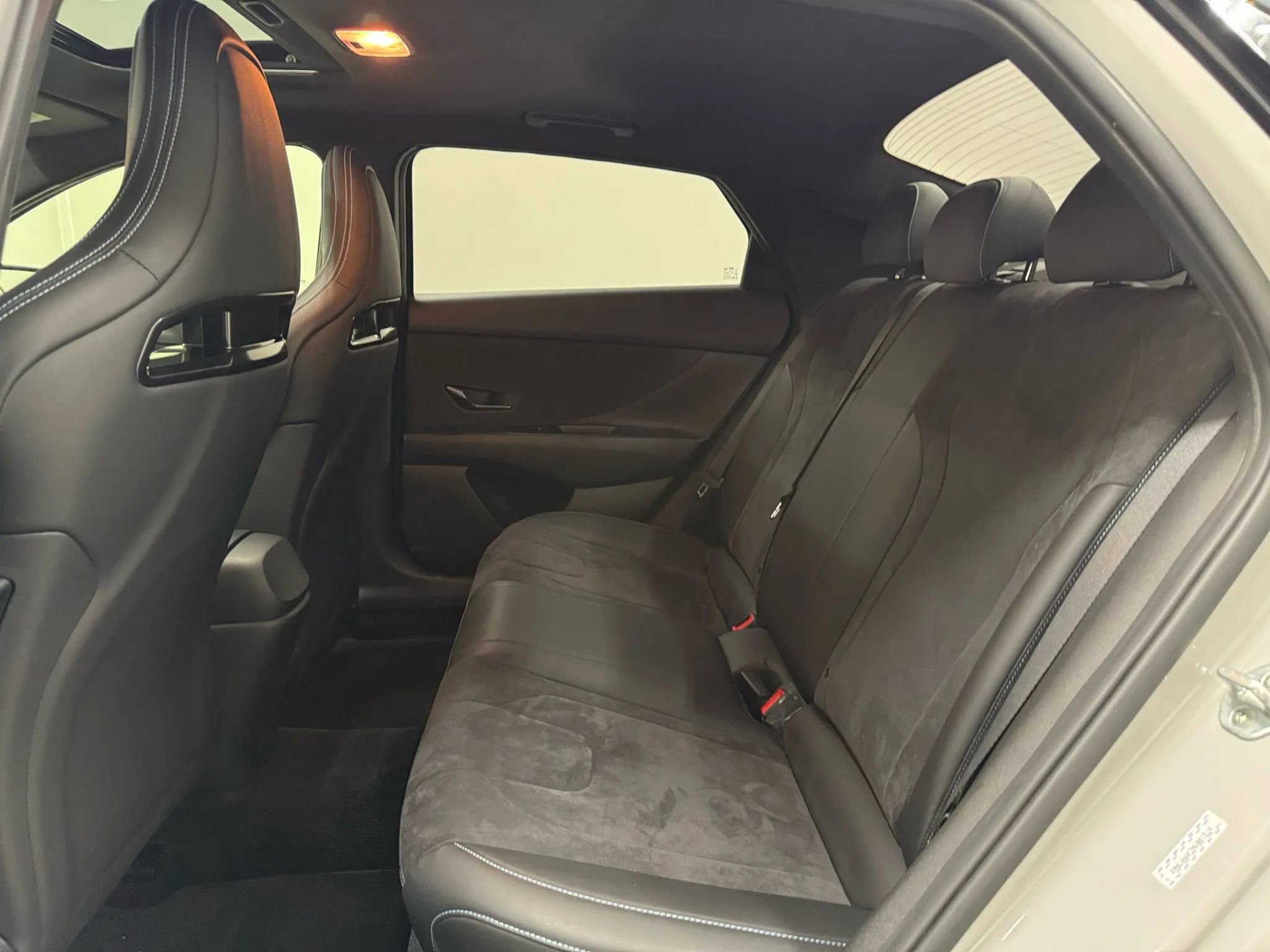 Used 2022 Hyundai Elantra N image 16