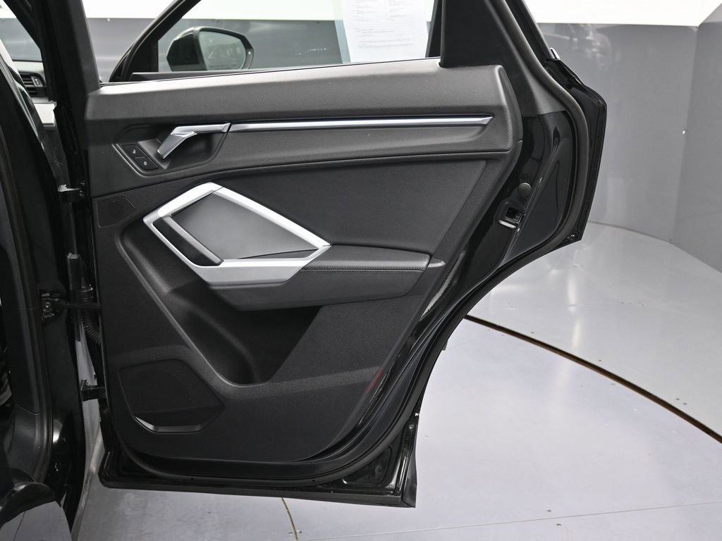 Used 2022 Audi Q3 2.0T Premium Plus w/ Premium Plus Package image 36