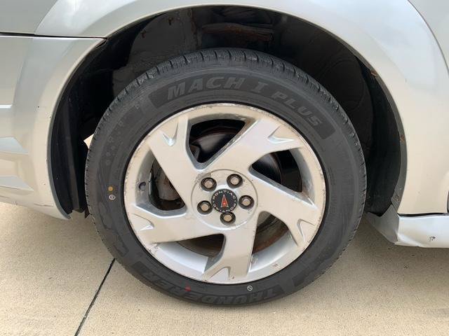 Used 2006 Pontiac Vibe w/ Sport Package FWD image 18