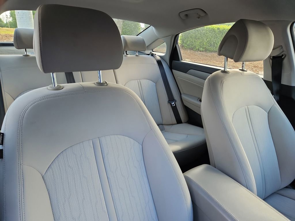 Used 2016 Hyundai Sonata SE FWD image 11