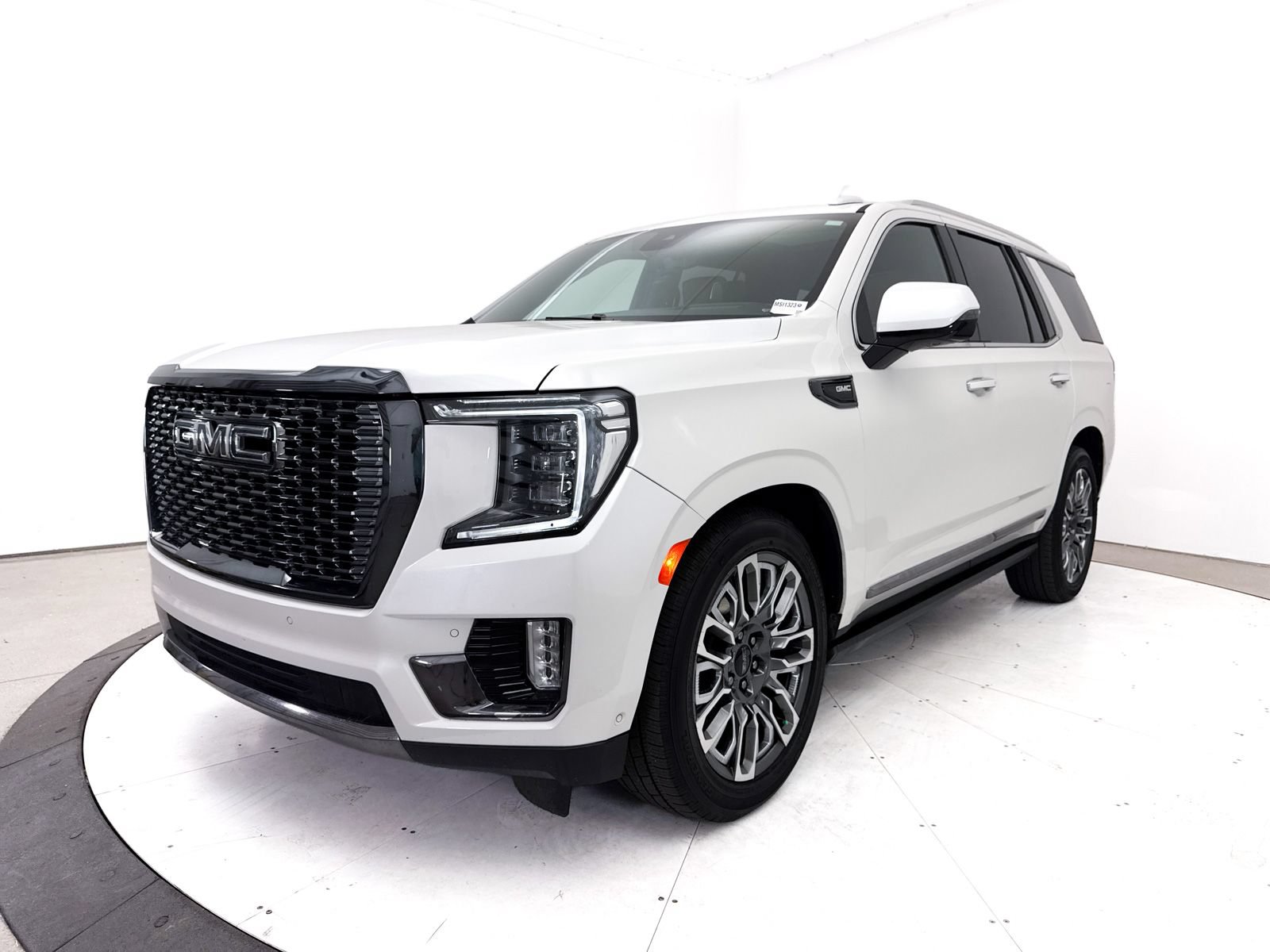 Used 2024 GMC Yukon Denali Ultimate AWD/4WD image 17