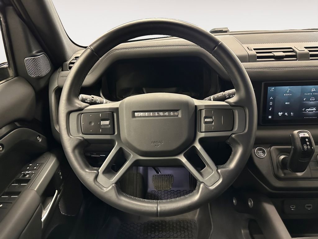 Used 2024 Land Rover Defender 110 X-Dynamic SE image 12