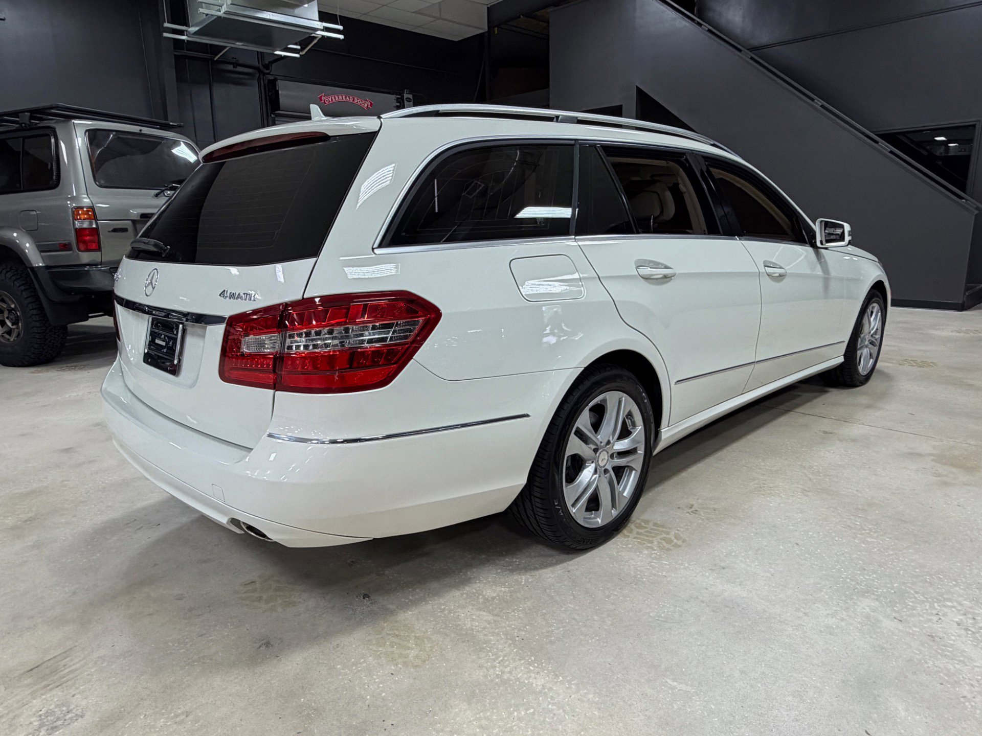 Used 2011 Mercedes-Benz E 350 4MATIC Wagon image 12