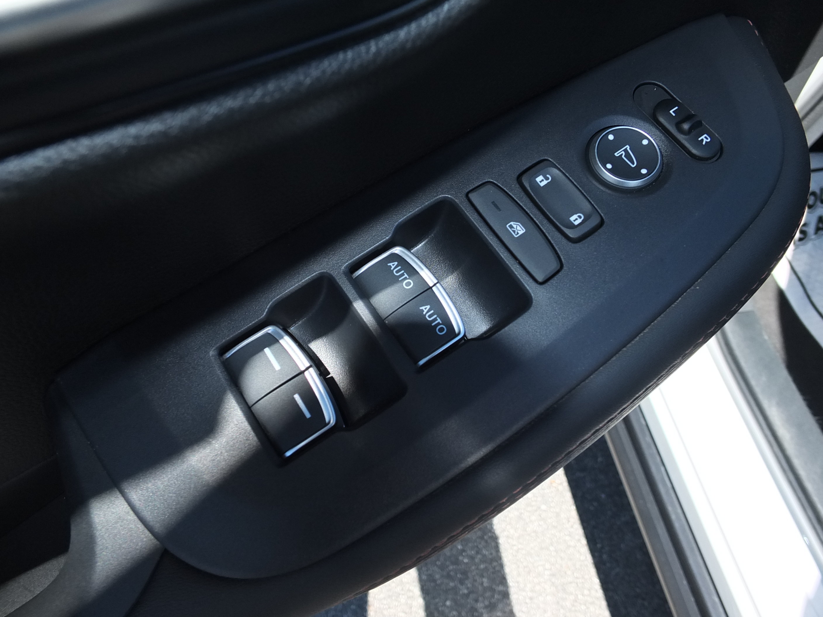 Used 2027 Honda HR-V Sport image 16