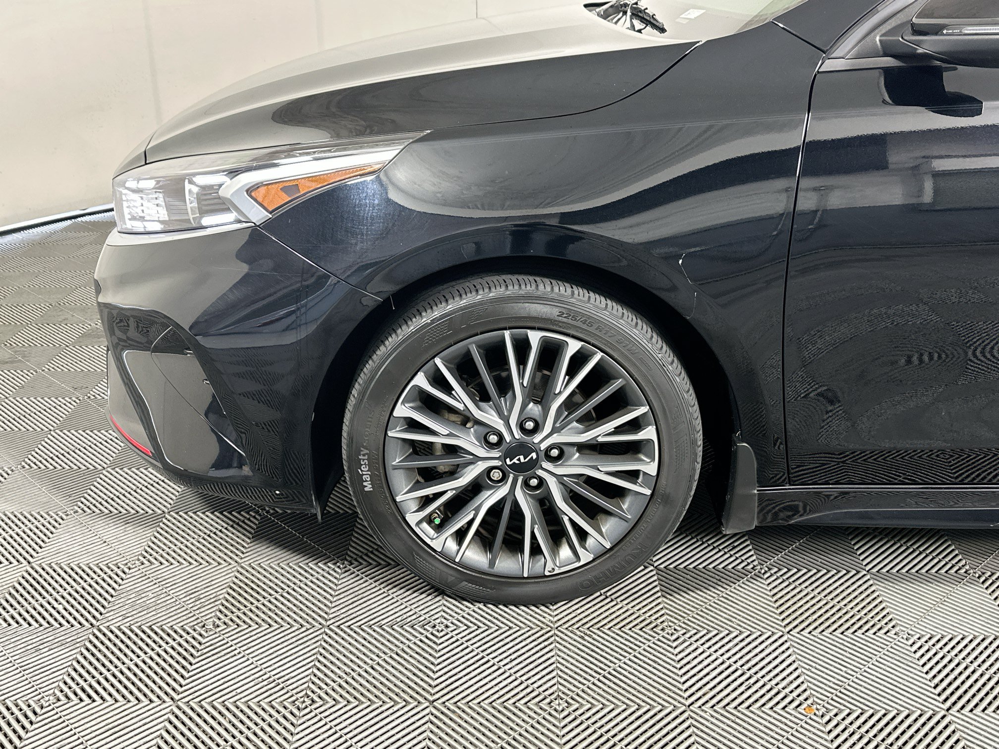 Used 2023 Kia Forte GT-Line w/ GT-Line Premium Package FWD image 11