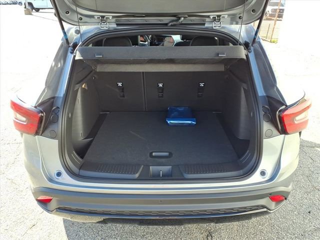 New 2026 Chevrolet Trax RS w/ Sunroof Package image 4