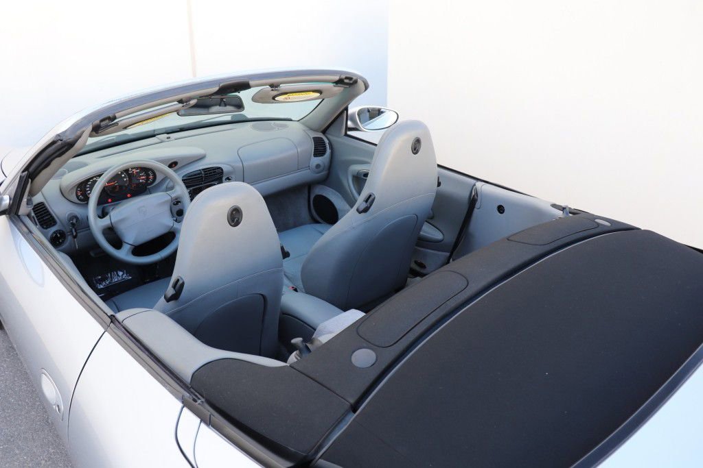 Used 2000 Porsche 911 Cabriolet image 17