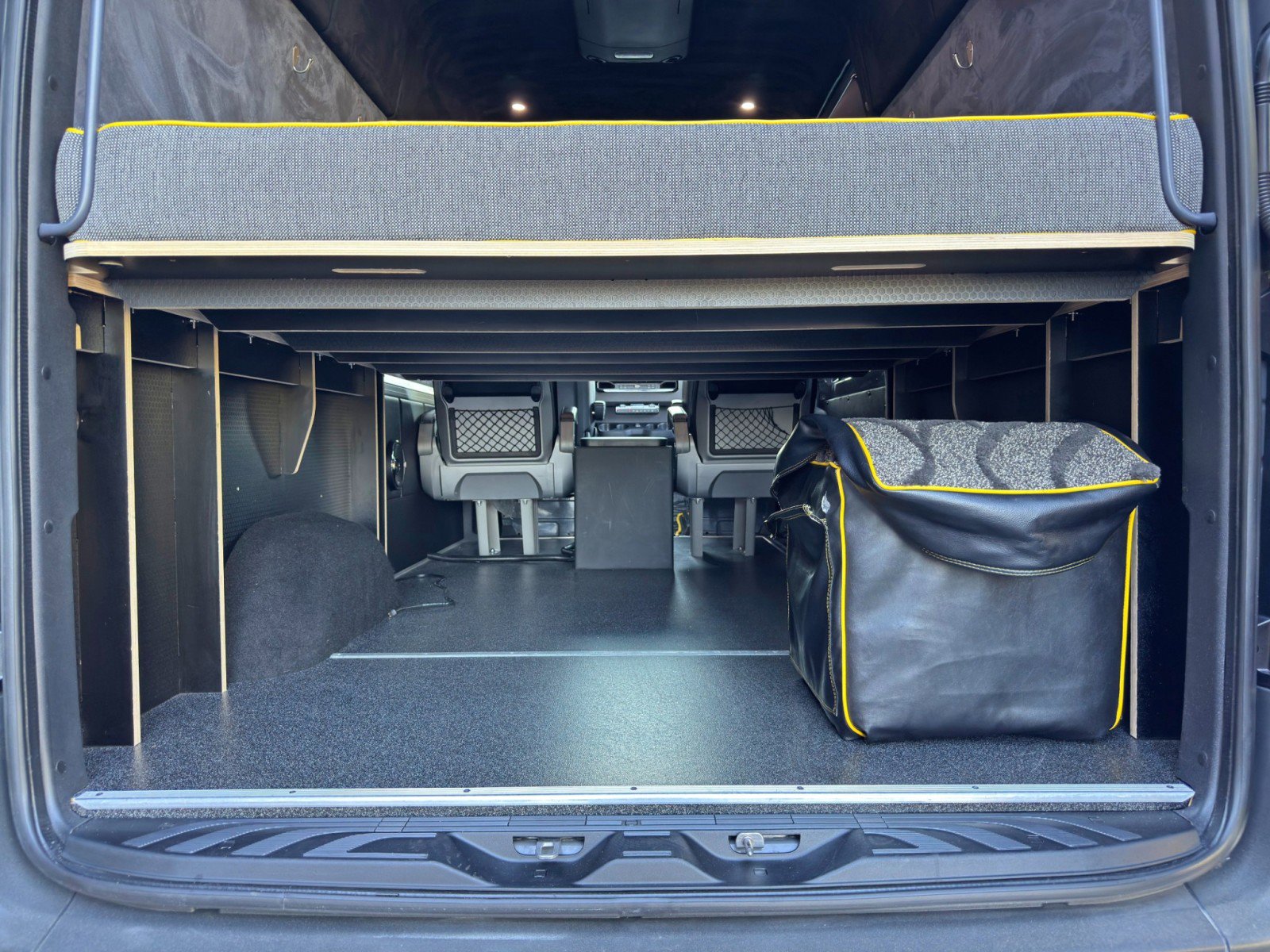 Used 2021 Mercedes-Benz Sprinter 2500 w/ Comfort Plus Package image 43