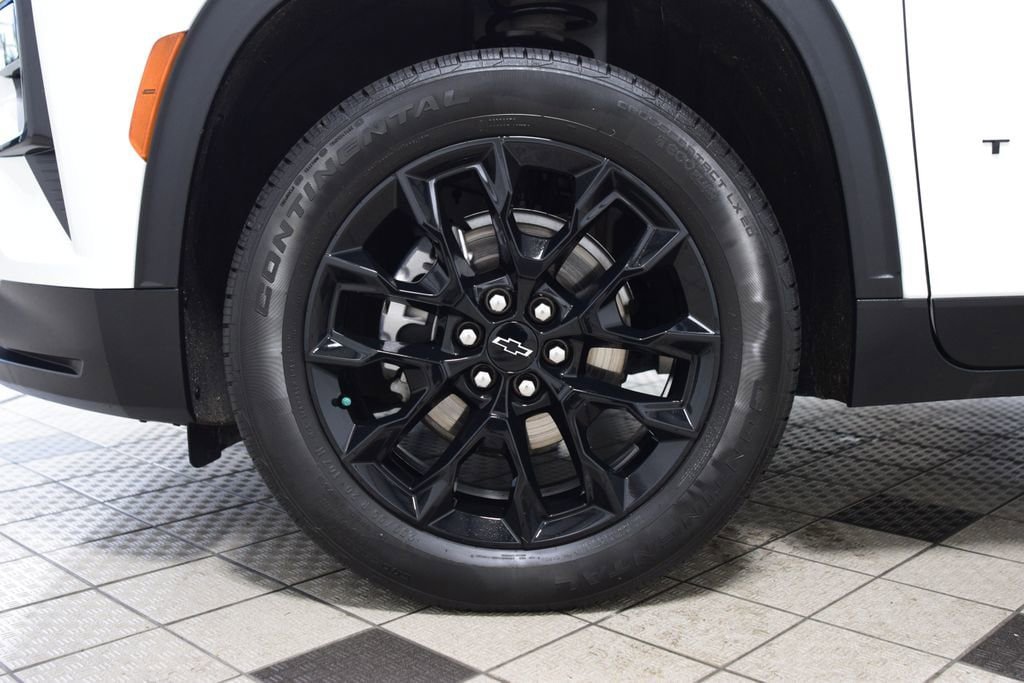 Used 2024 Chevrolet Traverse LT w/ Midnight/Sport Edition AWD/4WD image 28