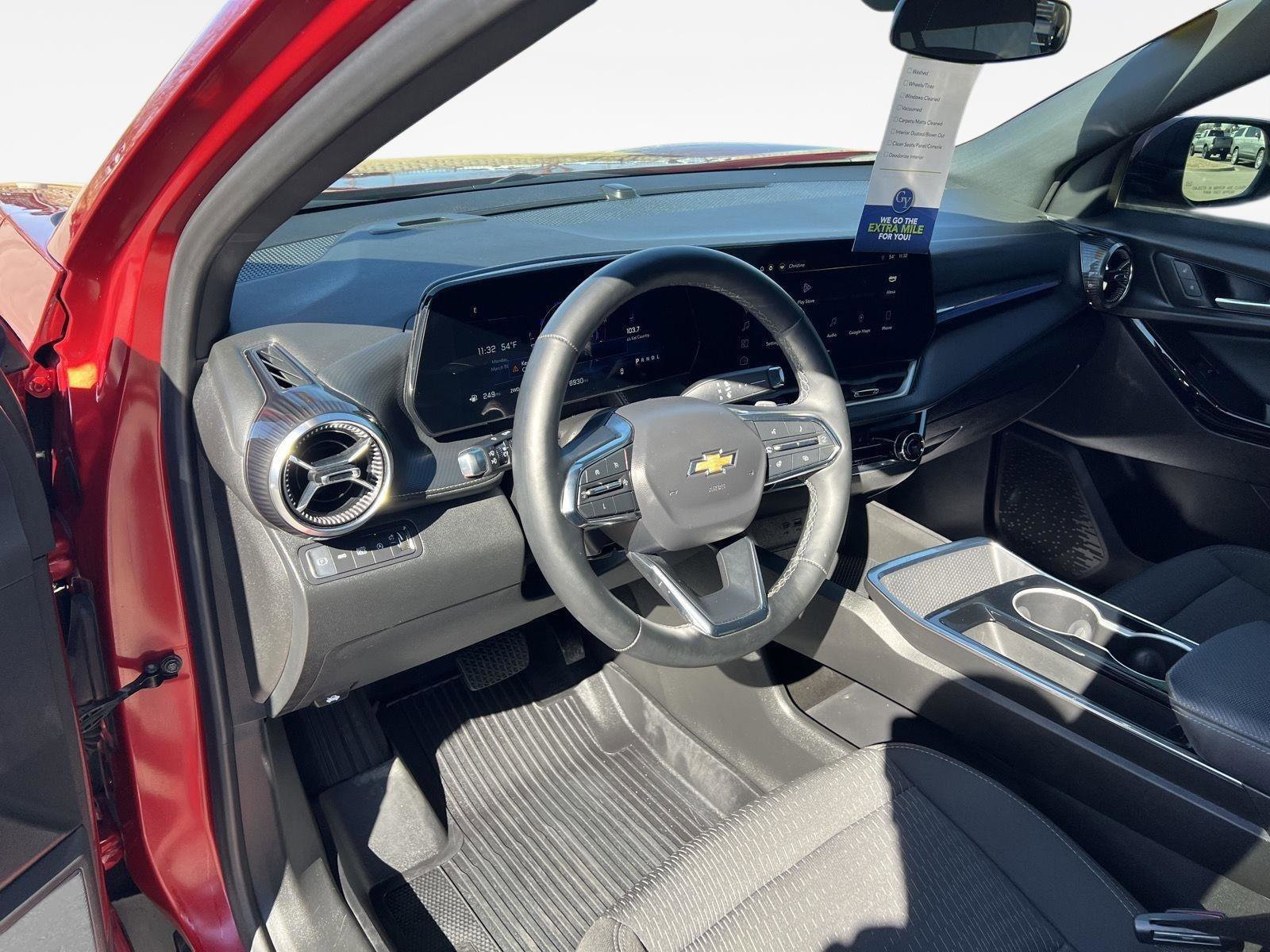 Used 2025 Chevrolet Equinox LT image 17