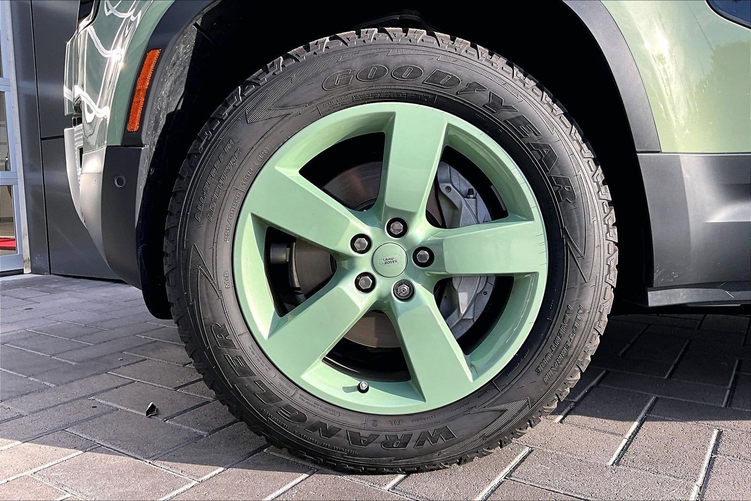 Used 2023 Land Rover Defender 110 75th Limited Edition image 9