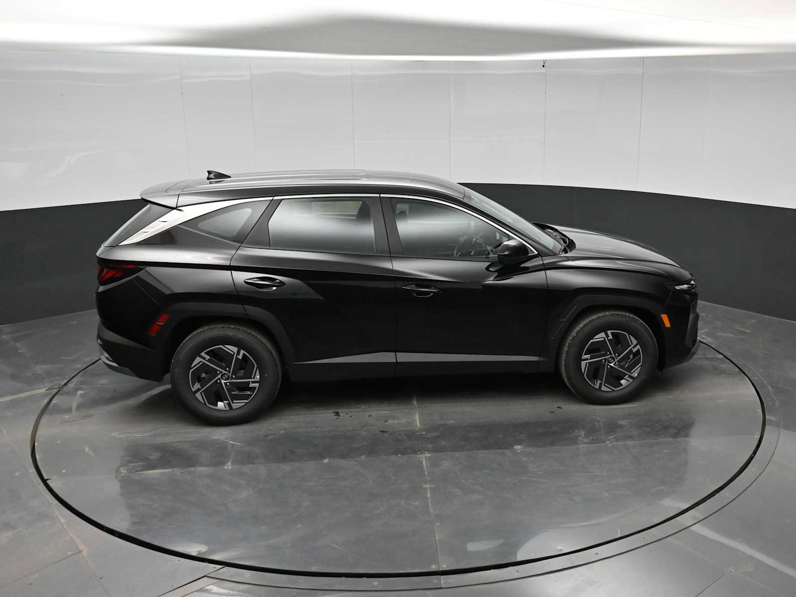 New 2026 Hyundai Tucson Blue SE FWD image 33