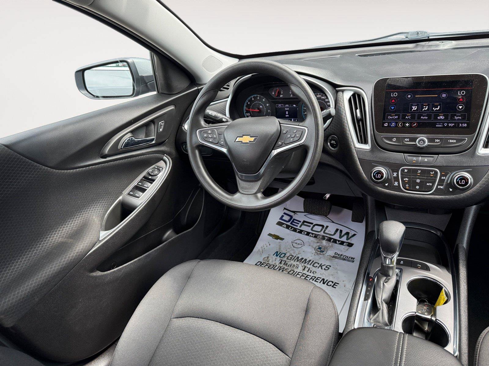 Used 2024 Chevrolet Malibu LT FWD image 11