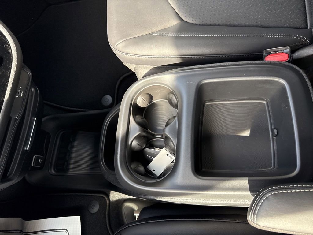 New 2026 Chrysler Pacifica Select FWD image 32