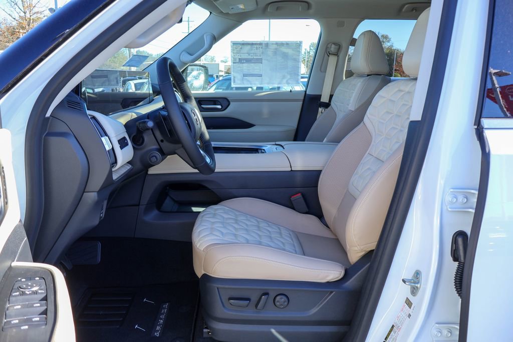 New 2026 Nissan Armada Platinum image 7