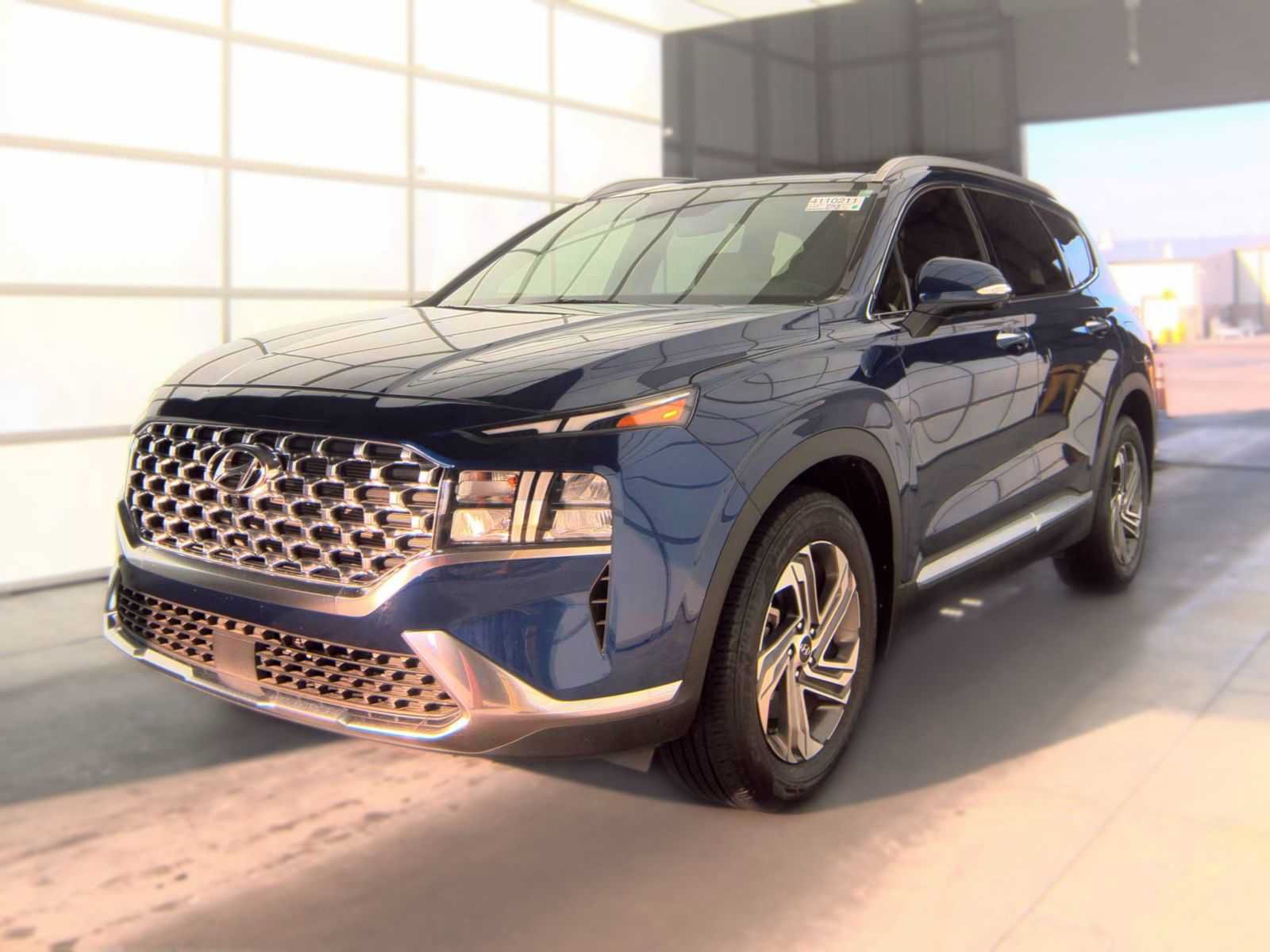 Used 2023 Hyundai Santa Fe SEL w/ Premium Package FWD image 2