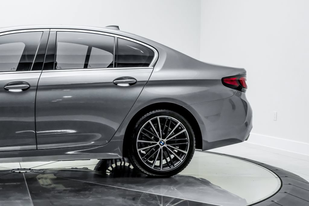 Used 2023 BMW 530i w/ Premium Package RWD image 15