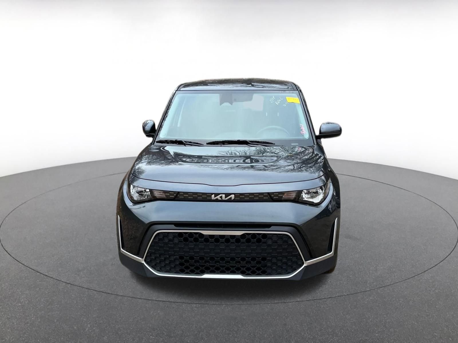 Used 2025 Kia Soul LX w/ LX Technology Package image 4