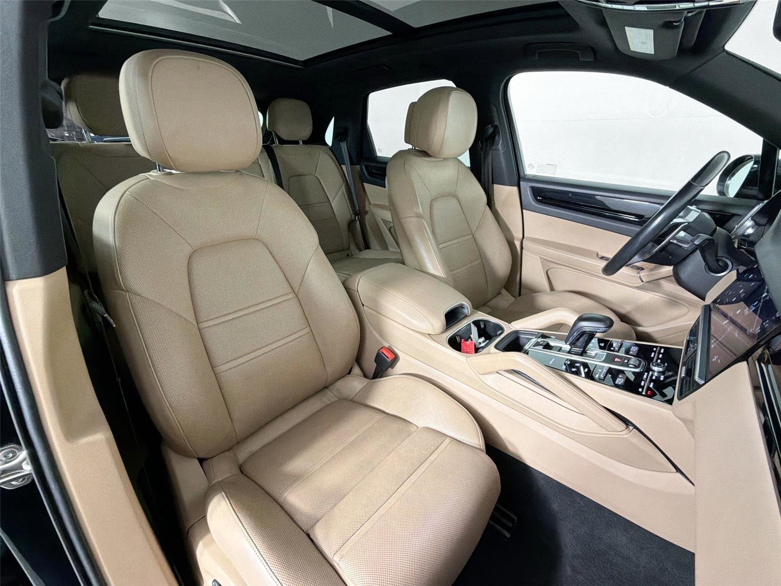 Certified 2022 Porsche Cayenne GTS AWD/4WD image 28