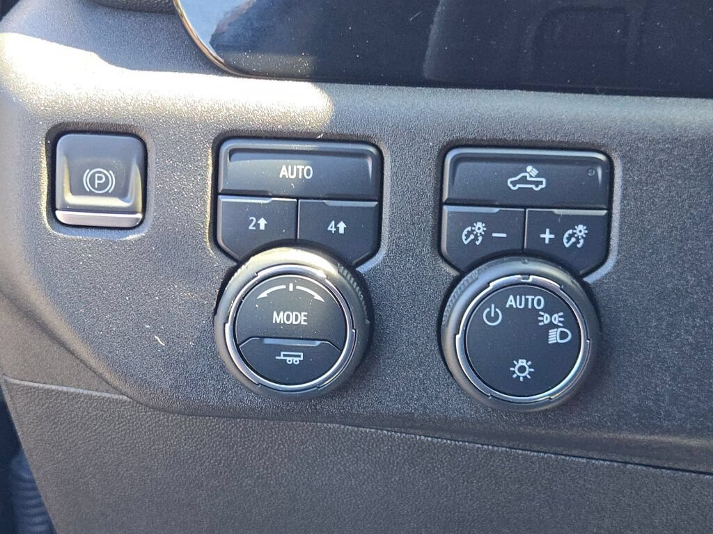 Certified 2023 Chevrolet Silverado 1500 LT AWD/4WD image 29