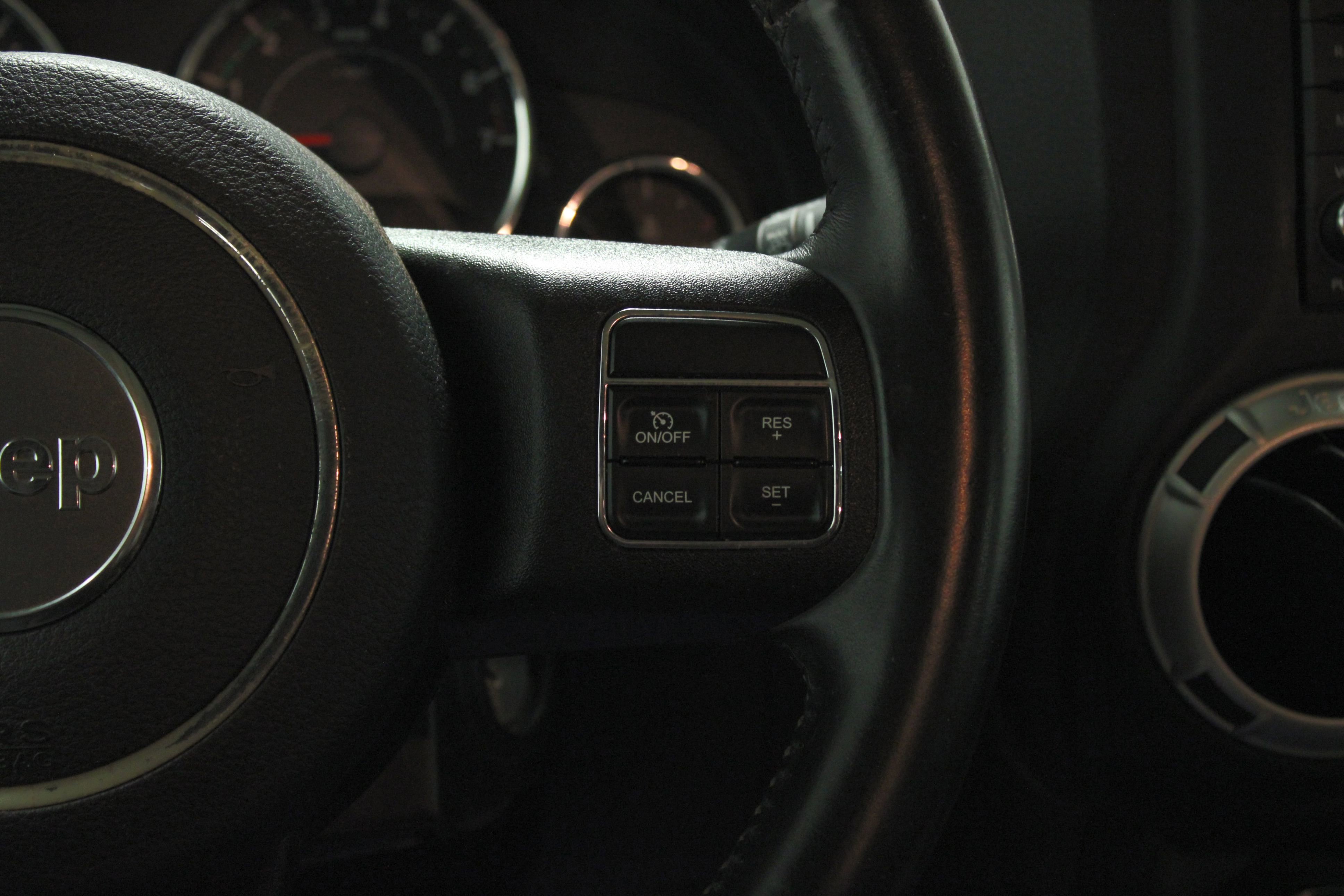 Used 2016 Jeep Wrangler Unlimited Sahara w/ Connectivity Group image 22