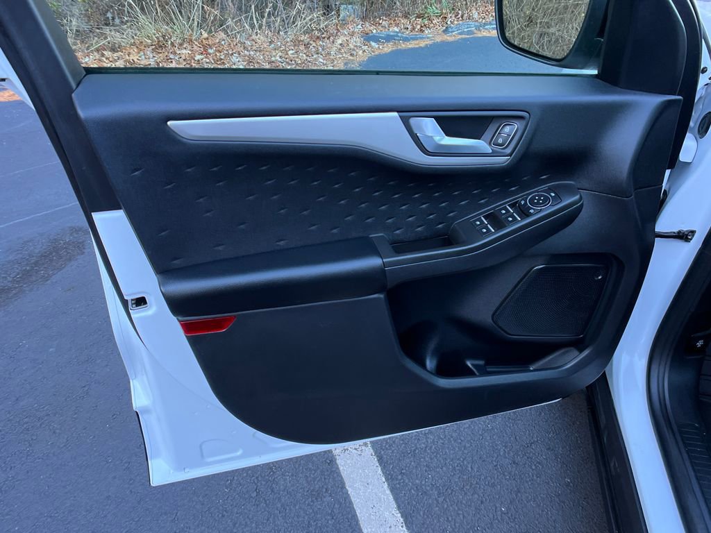 Used 2020 Ford Escape SE Sport image 9