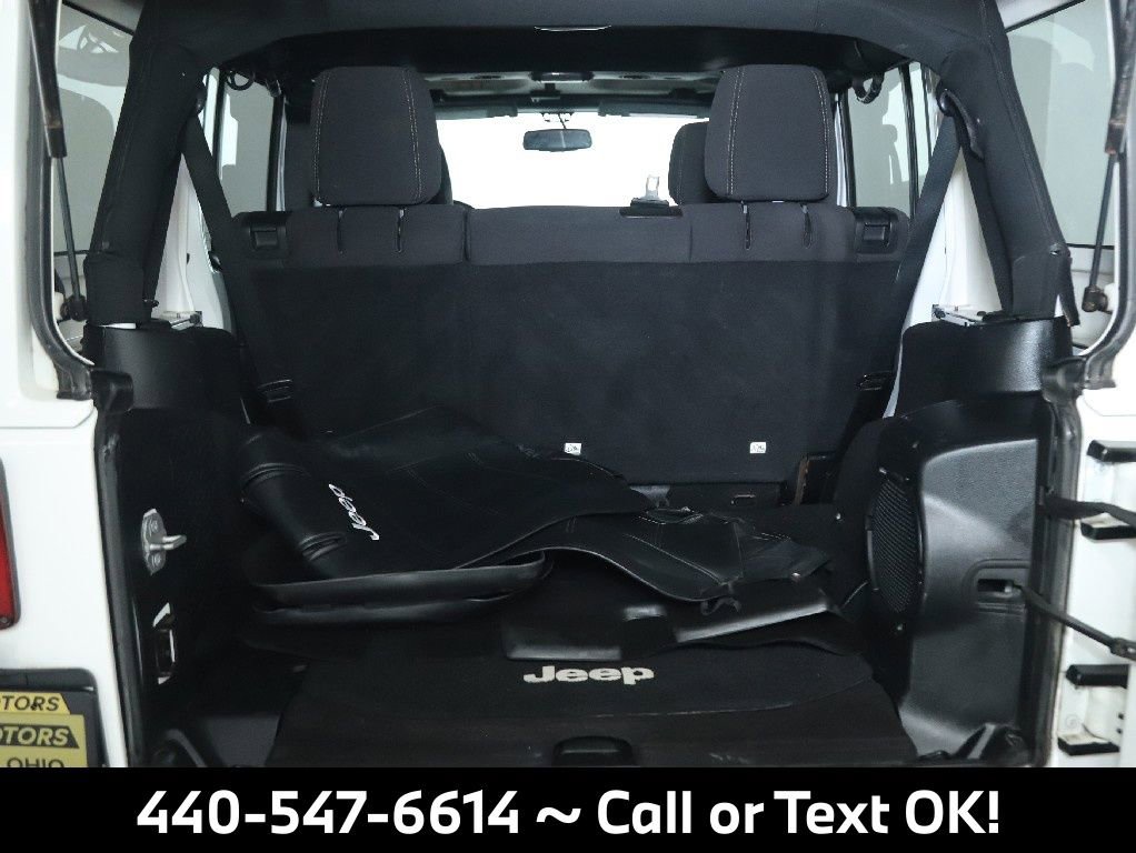Used 2014 Jeep Wrangler Unlimited Sahara image 25