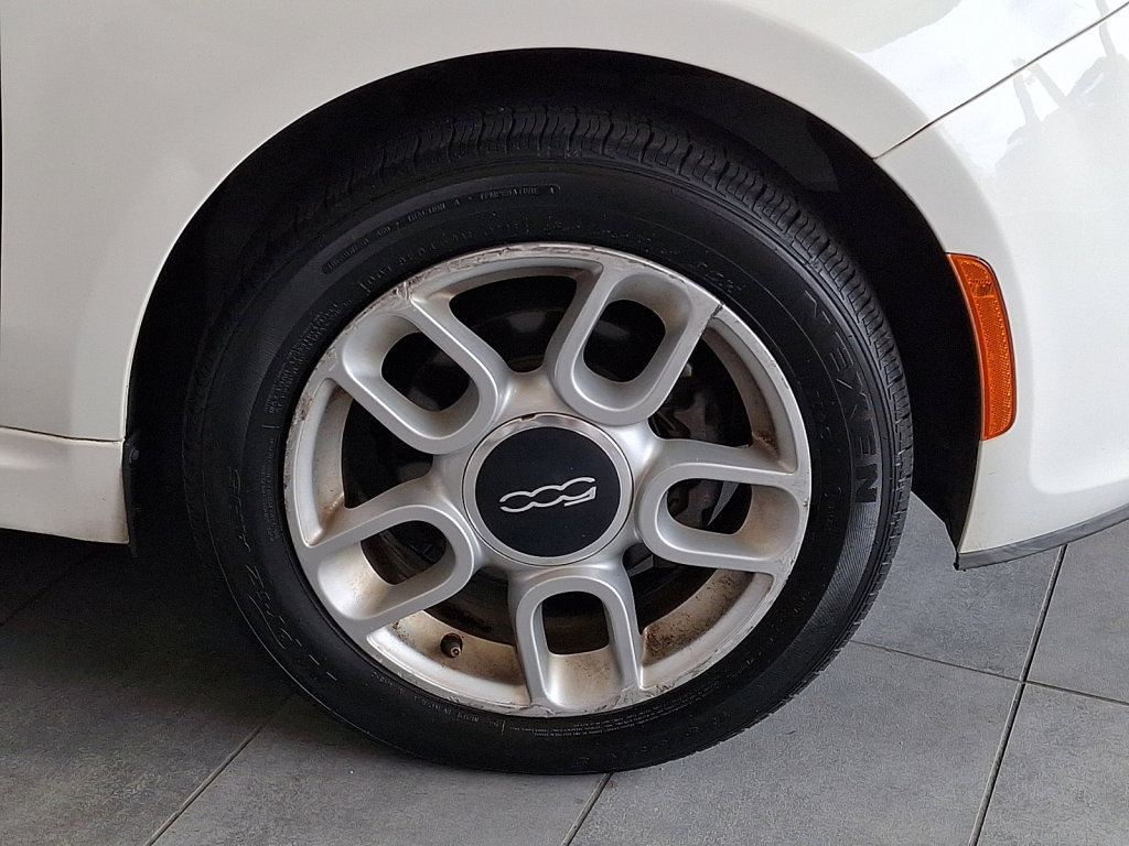 Used 2015 FIAT 500 Pop image 9